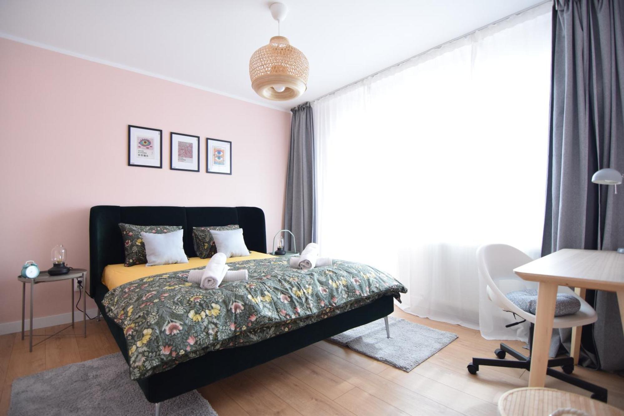 Stylish With Video Projector *