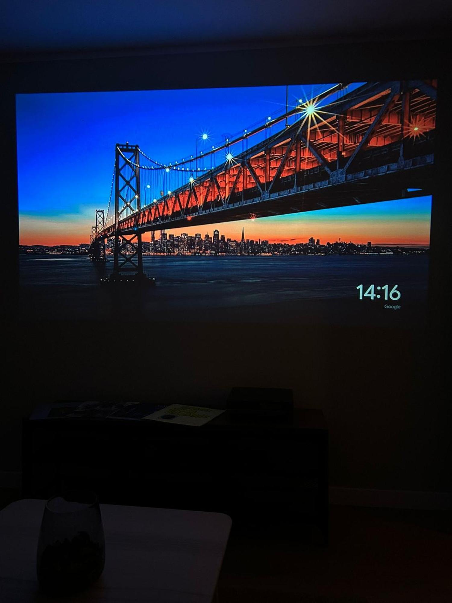 דירה Stylish With Video Projector *