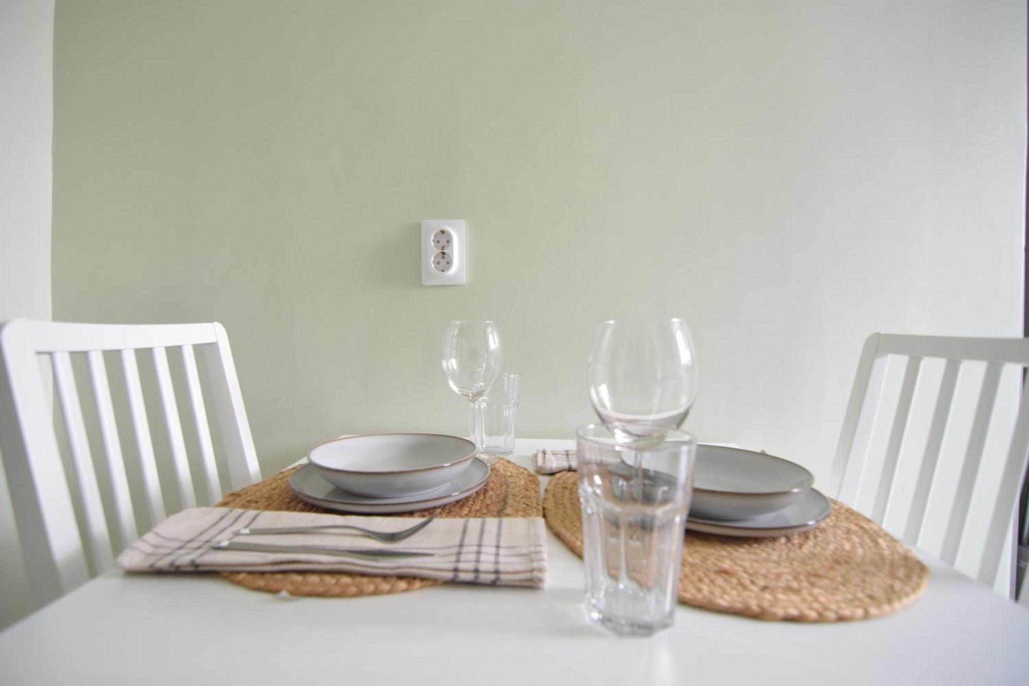 דירה Stylish With Video Projector *