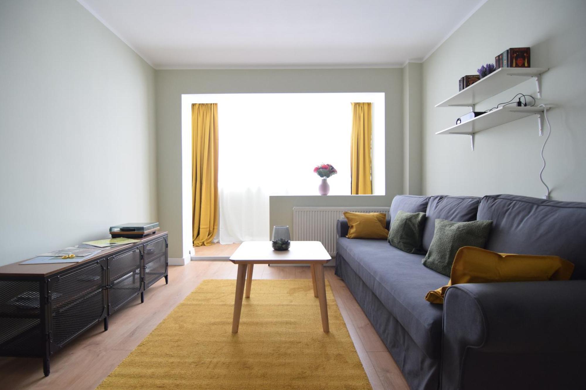 Stylish With Video Projector *